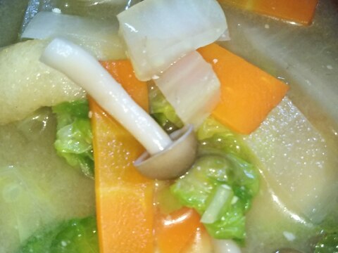冬野菜たっぷりお味噌汁